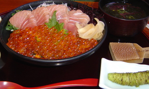 中トロいくら丼